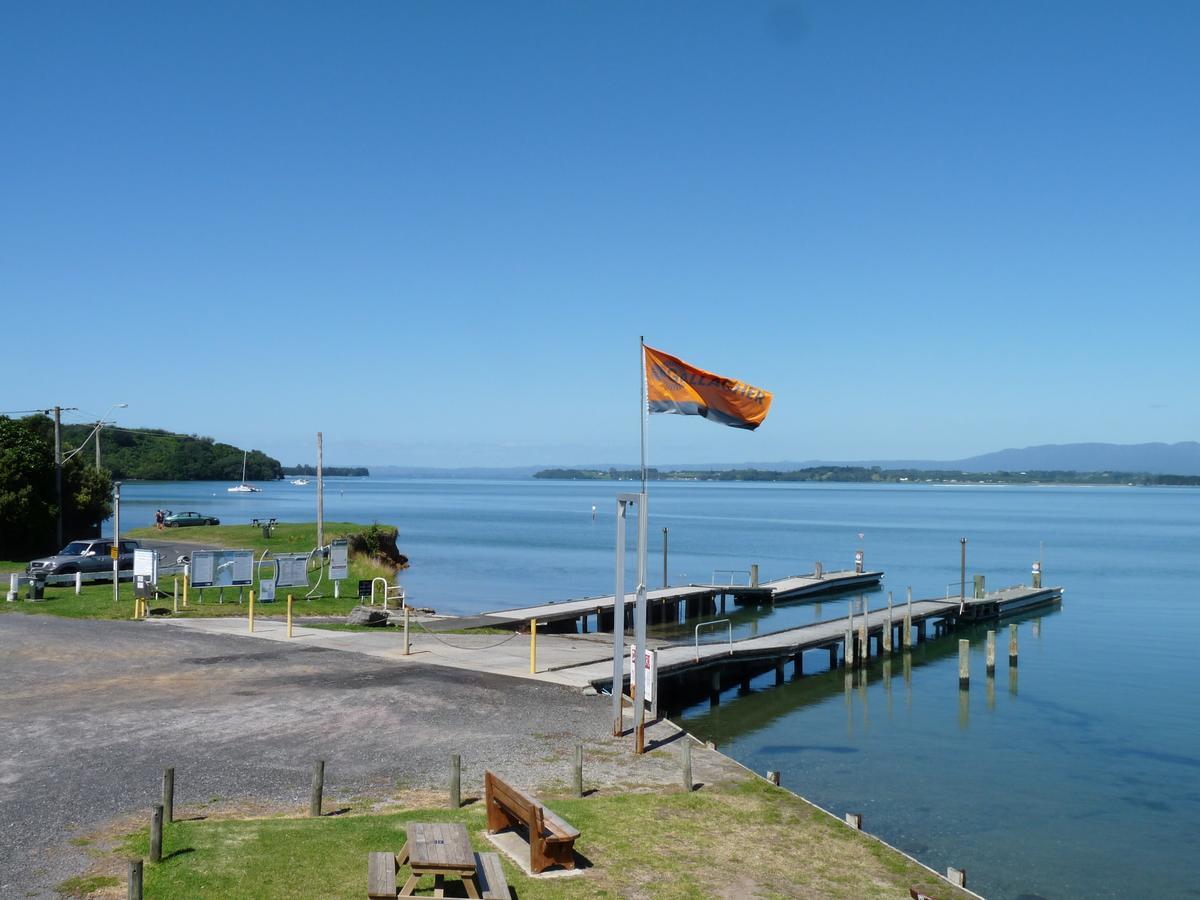 Athenree Waterside Accommodation ภายนอก รูปภาพ