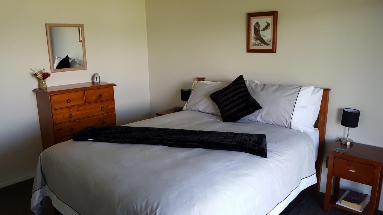 Athenree Waterside Accommodation ภายนอก รูปภาพ