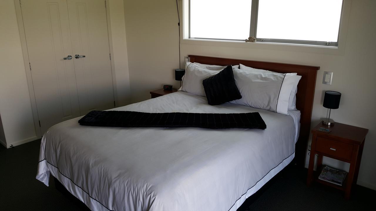 Athenree Waterside Accommodation ภายนอก รูปภาพ